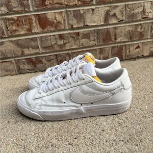 Nike Women’s Blazer Low ‘77